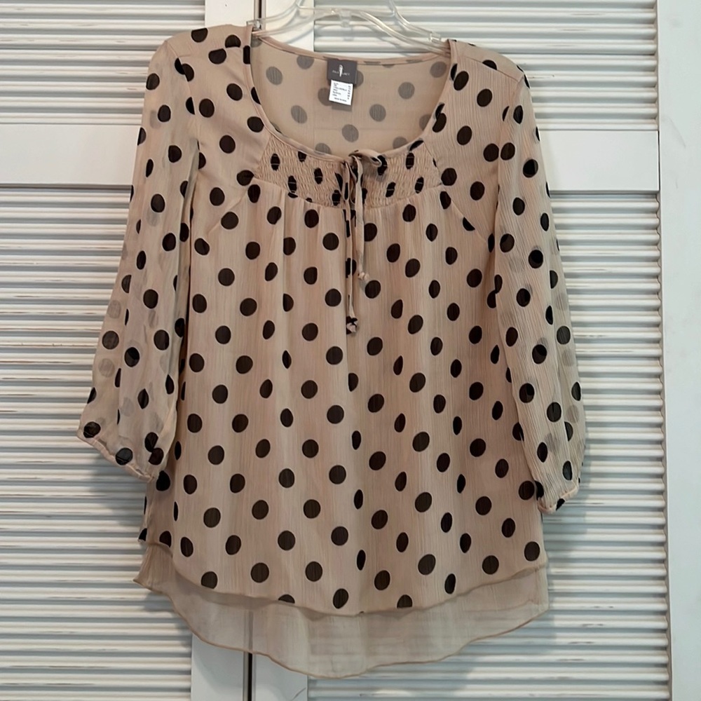 Polka Dot Tie Front Blouse ⚫️⚫️⚫️ - Picture 1 of 6